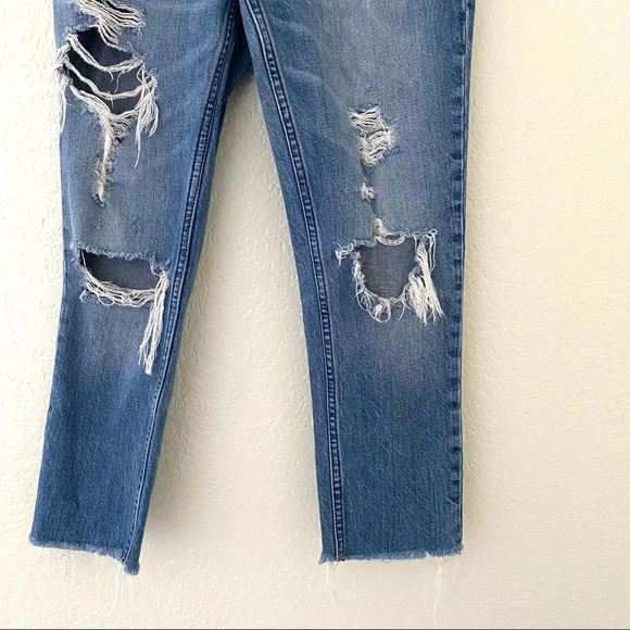 Abercrombie & Fitch High Rise Distress Jeans - Picture 5 of 6